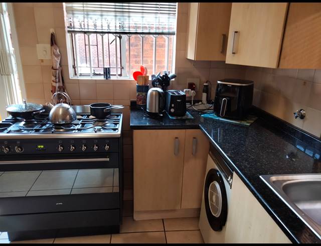 2 BEDROOM TOWNHOUSE FOR SALE IN BROMHOF